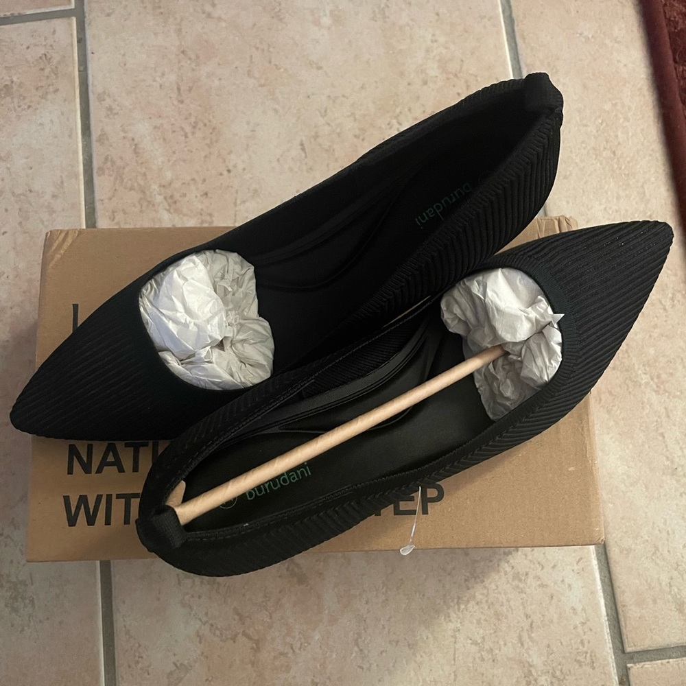New In Box Black Kitten Heels